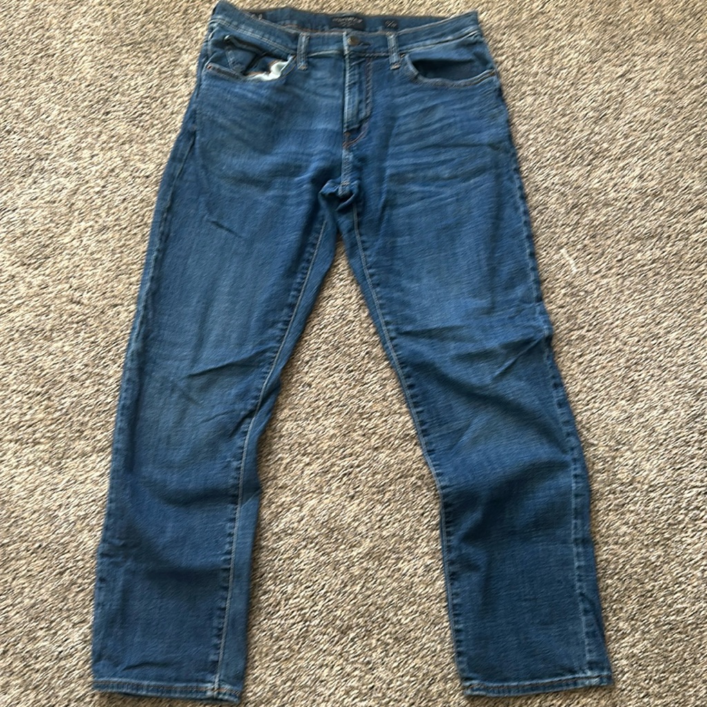 Lucky Brand Jeans 221  Size 3332  Straight